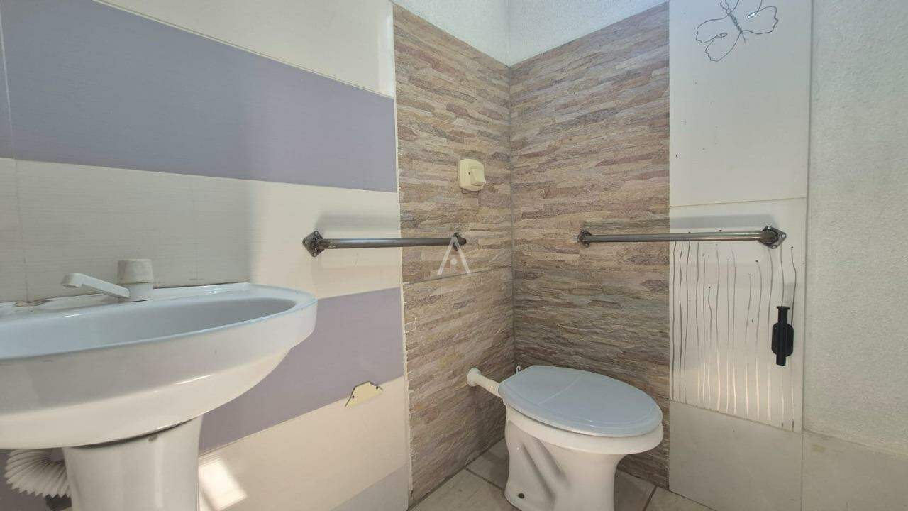 Barracão Comercial para para aluguel no Bairro UNIVERSITARIO em CASCAVEL: BANHEIRO