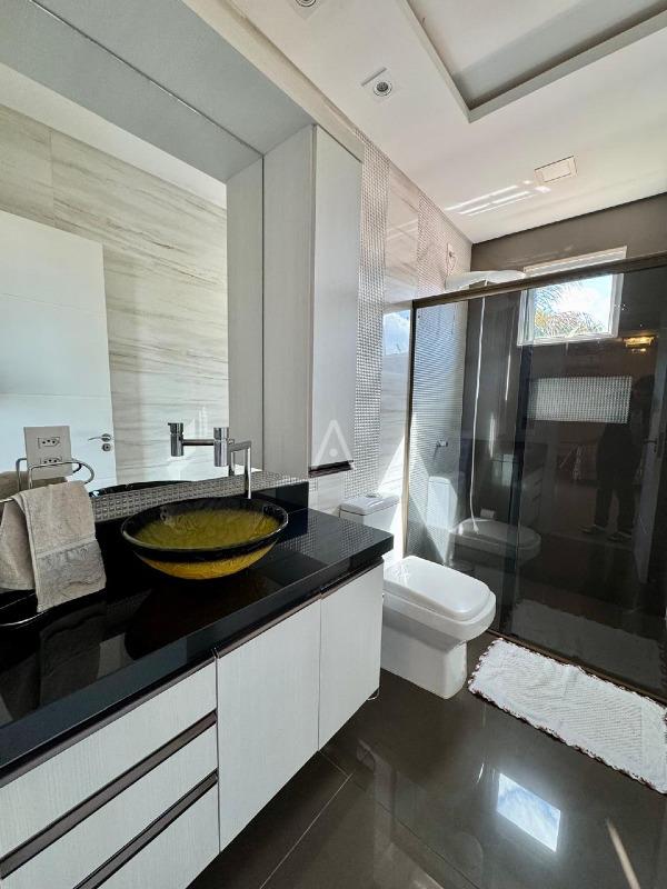 Sobrado para à venda no Bairro CENTRO em TOLEDO: 