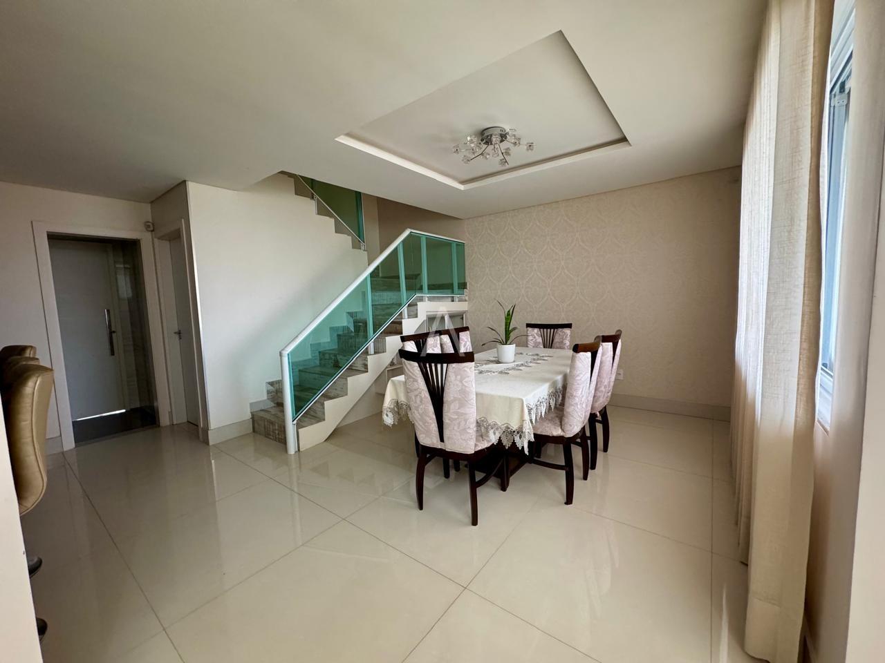 Sobrado para à venda no Bairro CENTRO em TOLEDO: 