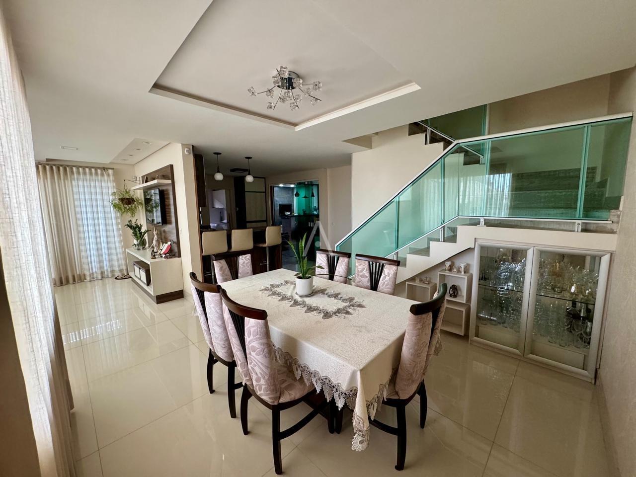 Sobrado para à venda no Bairro CENTRO em TOLEDO: 