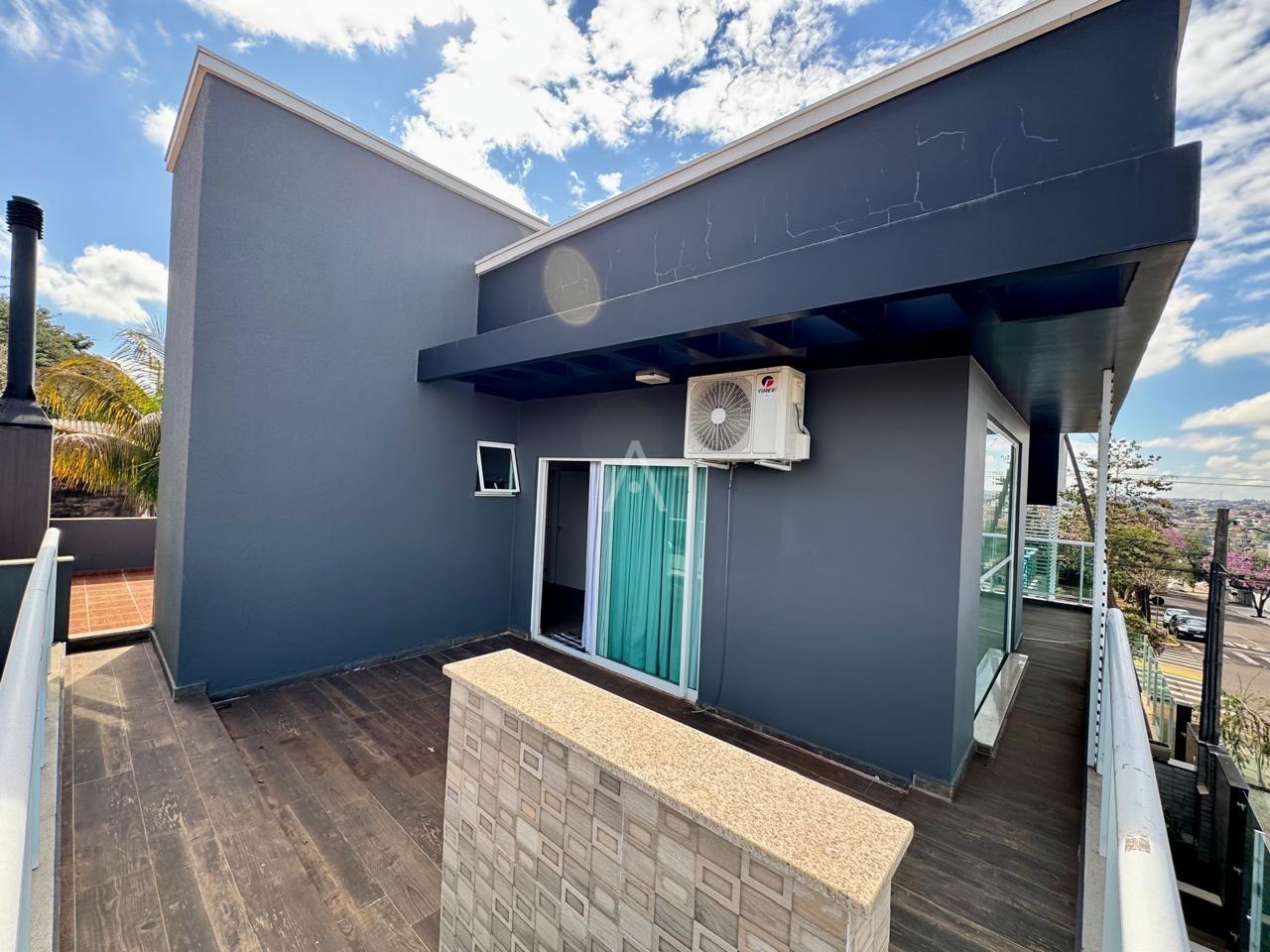 Sobrado para à venda no Bairro CENTRO em TOLEDO: 