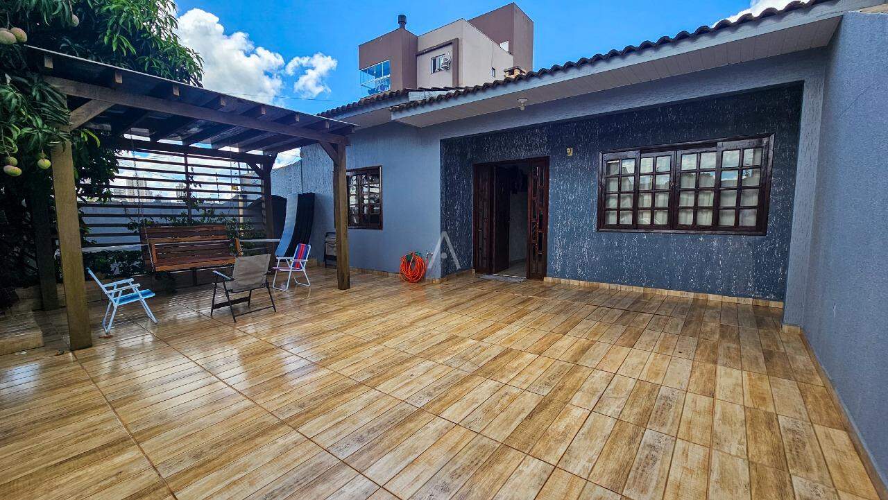 Casa Residencial para à venda no Bairro PARQUE SAO PAULO em CASCAVEL: