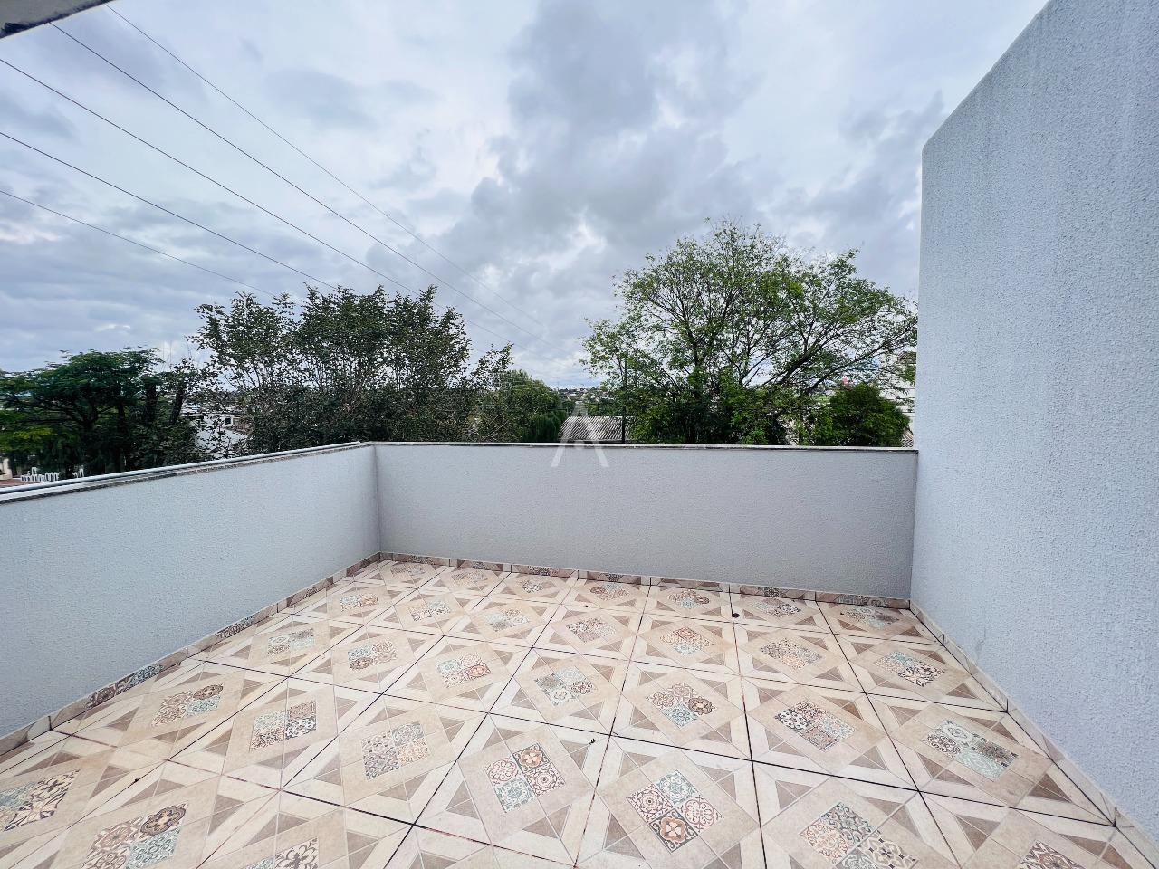 Sobrado para à venda no Bairro COQUEIRAL em CASCAVEL: Terraço em frente