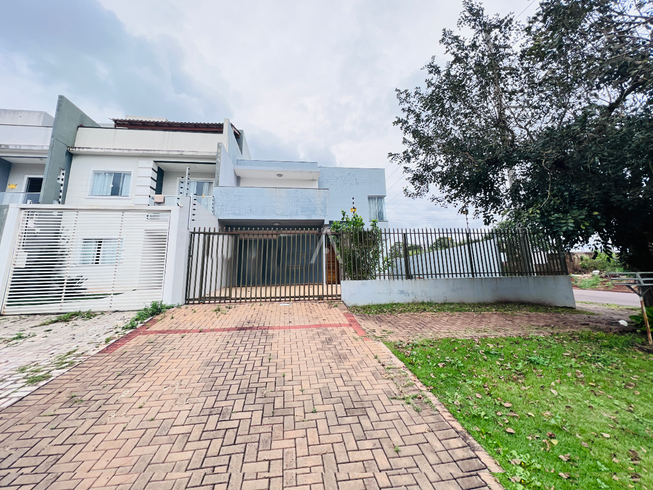 Sobrado para à venda no Bairro COQUEIRAL em CASCAVEL: 