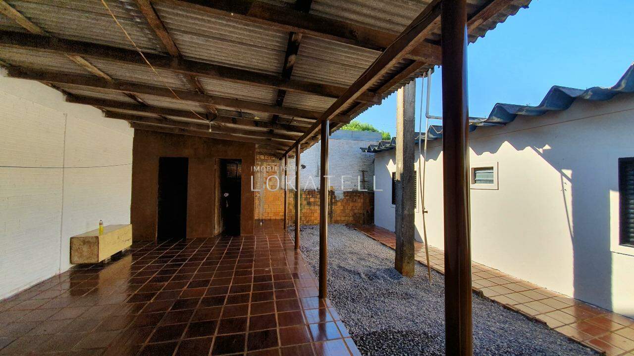 Casa Residencial para à venda no Bairro REGIAO DO LAGO em CASCAVEL: 