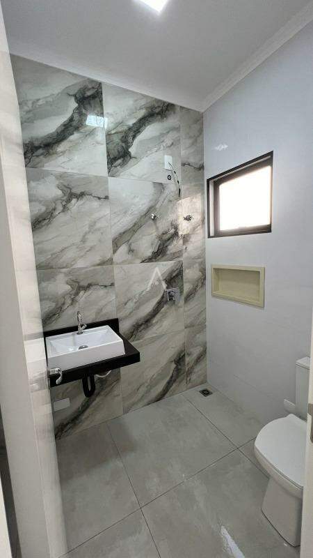 Casa Residencial para à venda no Bairro ESMERALDA em CASCAVEL: