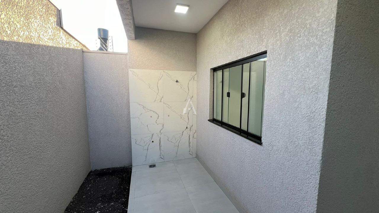 Casa Residencial para à venda no Bairro ESMERALDA em CASCAVEL: