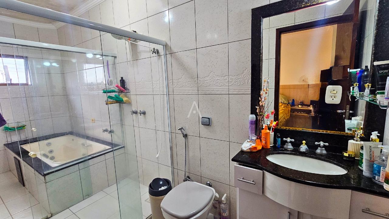 Sobrado para para aluguel no Bairro RECANTO TROPICAL em CASCAVEL: 