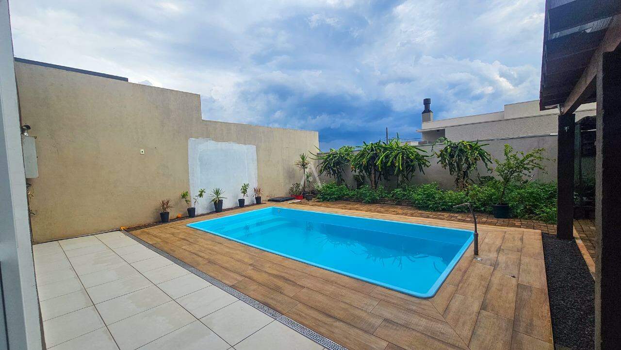 Casa Residencial para à venda no Bairro CASCAVEL VELHO em CASCAVEL: 