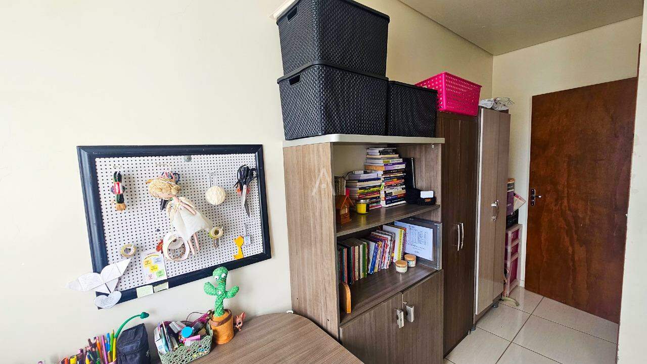 Casa Residencial para à venda no Bairro CASCAVEL VELHO em CASCAVEL: 