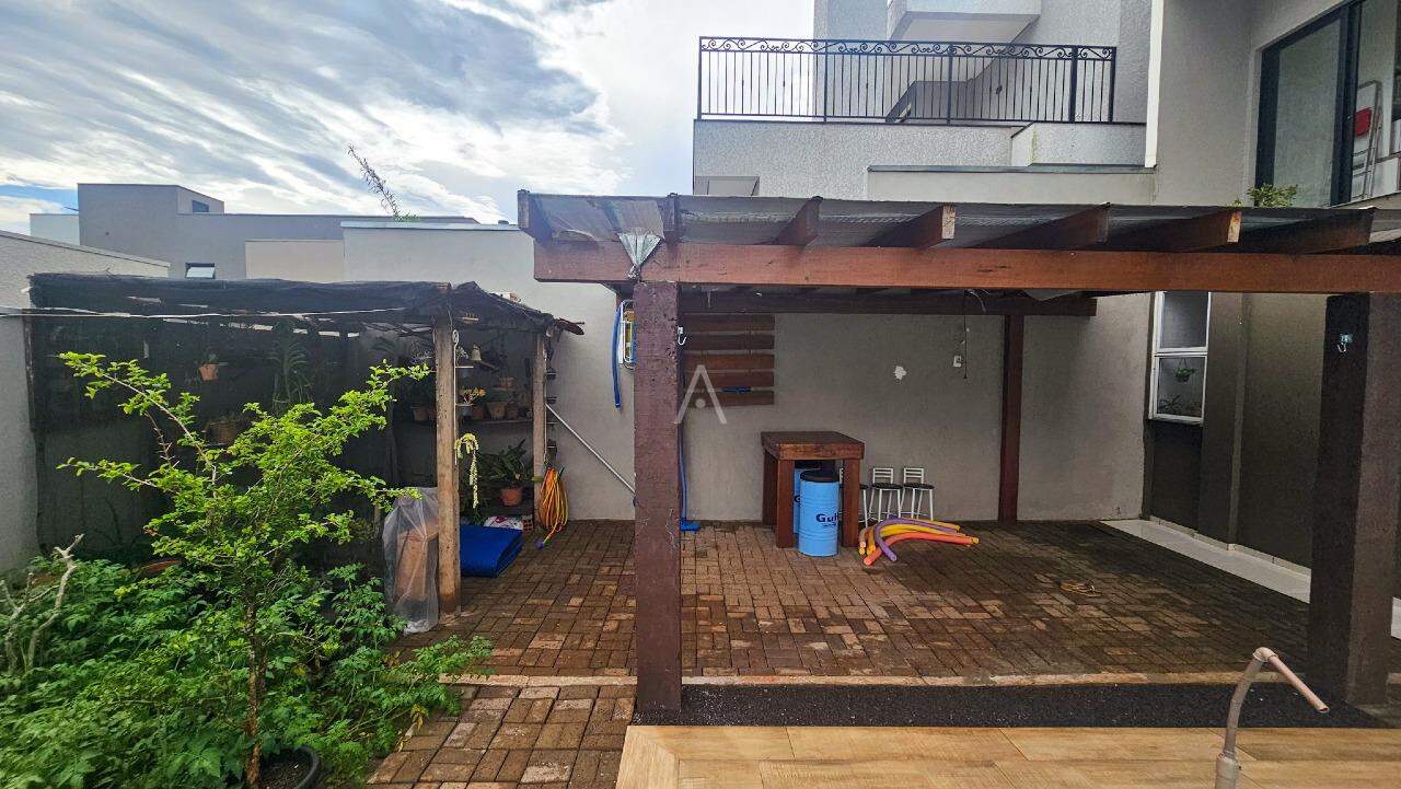 Casa Residencial para à venda no Bairro CASCAVEL VELHO em CASCAVEL: 