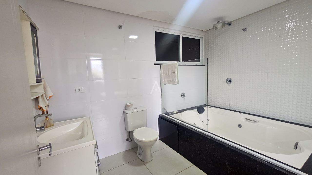 Casa Residencial para à venda no Bairro CASCAVEL VELHO em CASCAVEL: 