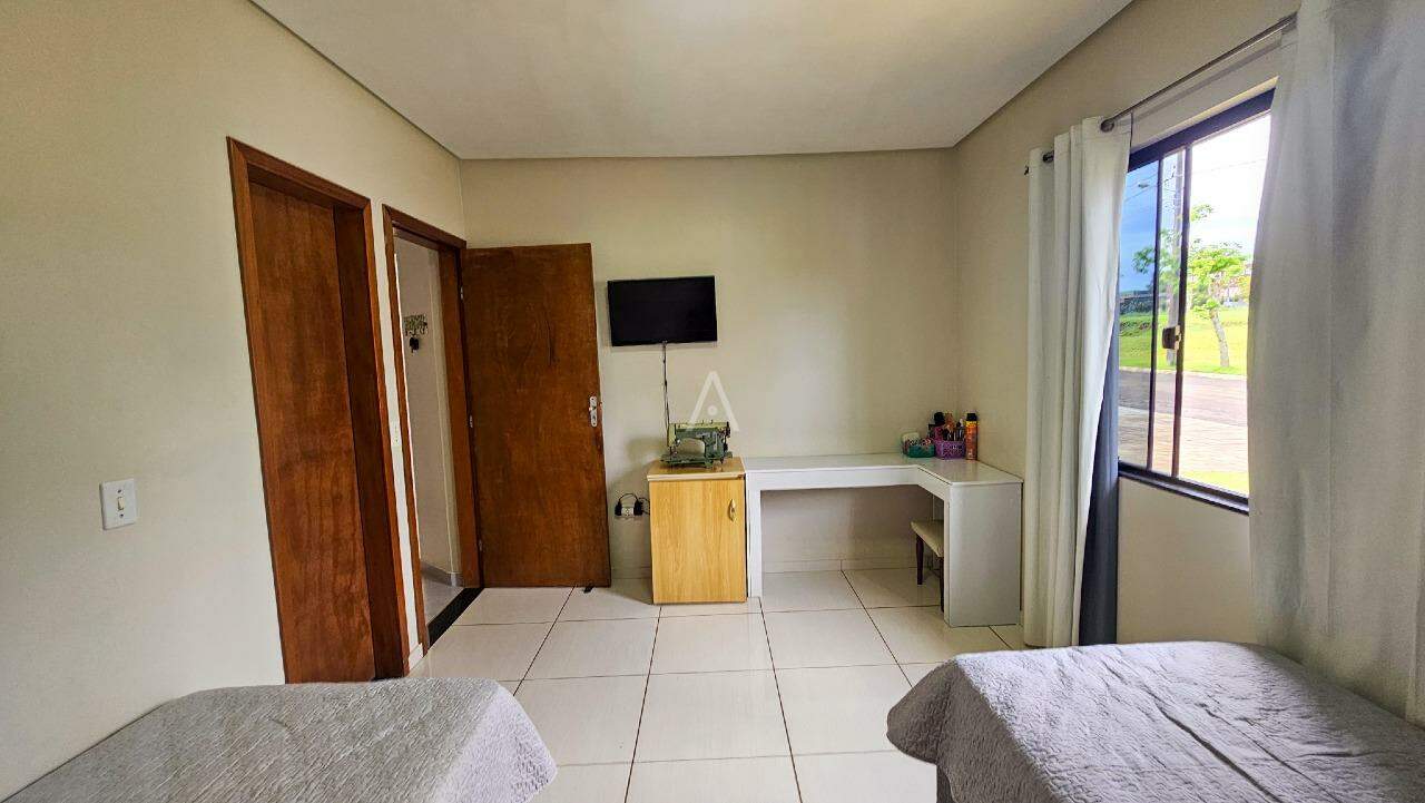 Casa Residencial para à venda no Bairro CASCAVEL VELHO em CASCAVEL: 