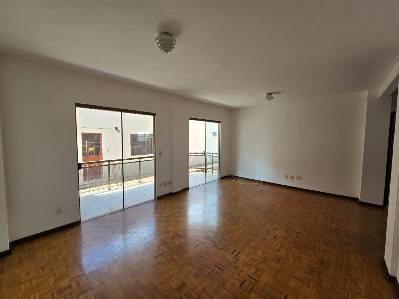 Apartamento para para aluguel no Bairro CENTRO em TOLEDO: 
