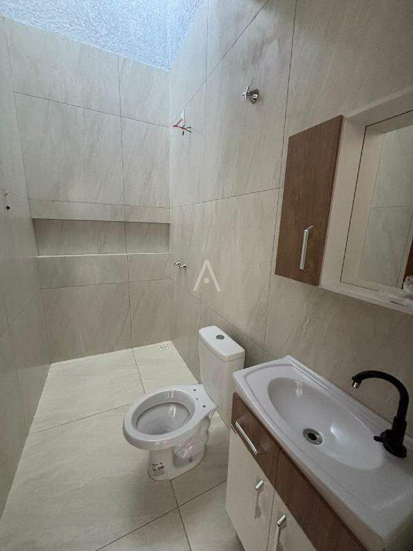 Casa Residencial para à venda no Bairro JARDIM COOPAGRO em TOLEDO: