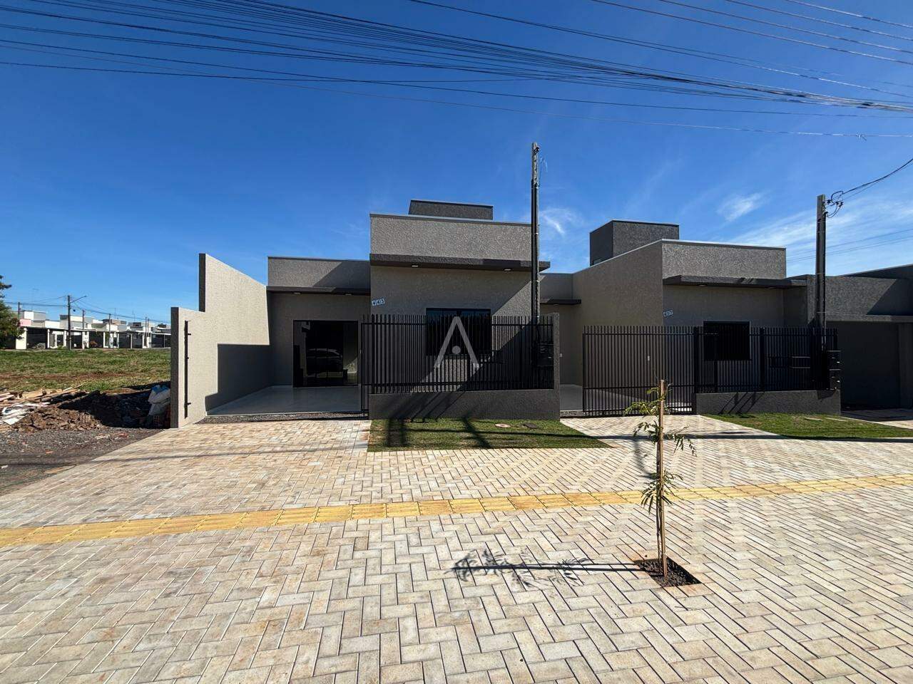 Casa Residencial para à venda no Bairro JARDIM COOPAGRO em TOLEDO: 