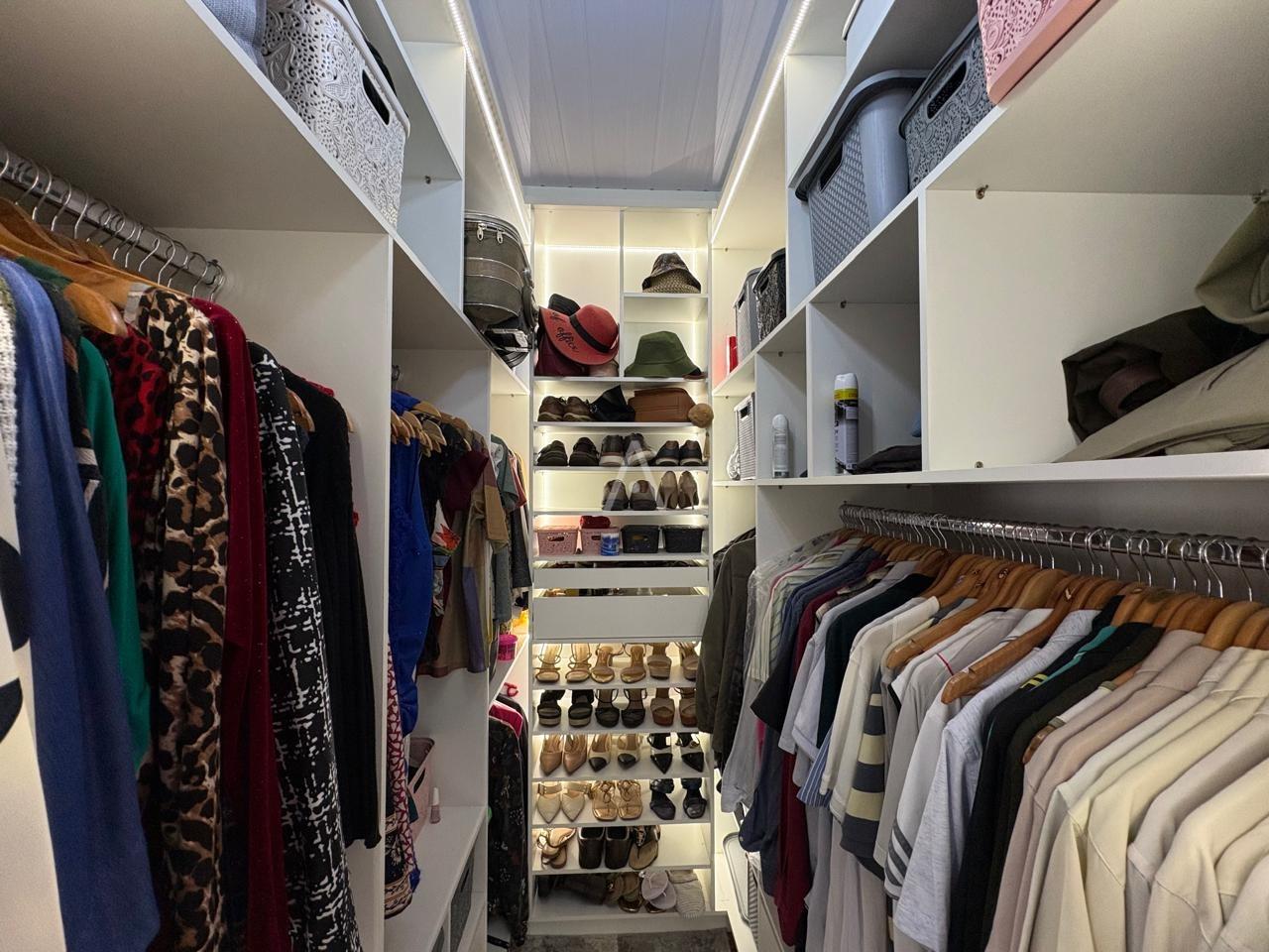 Casa Residencial para à venda no Bairro BRASILIA em CASCAVEL: 