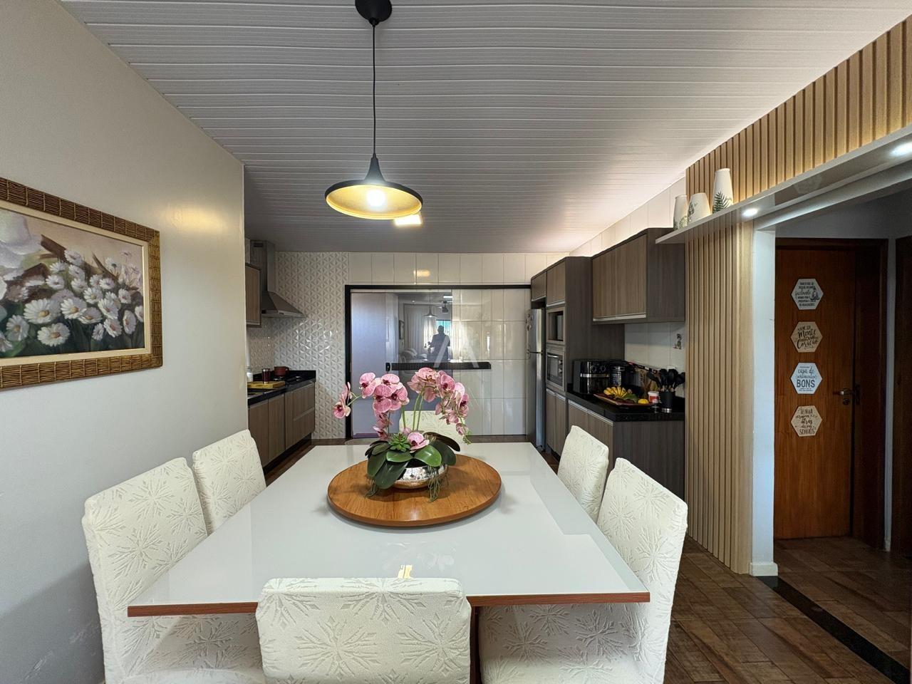 Casa Residencial para à venda no Bairro BRASILIA em CASCAVEL: 