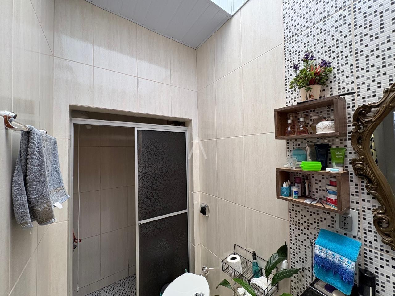 Casa Residencial para à venda no Bairro BRASILIA em CASCAVEL: 