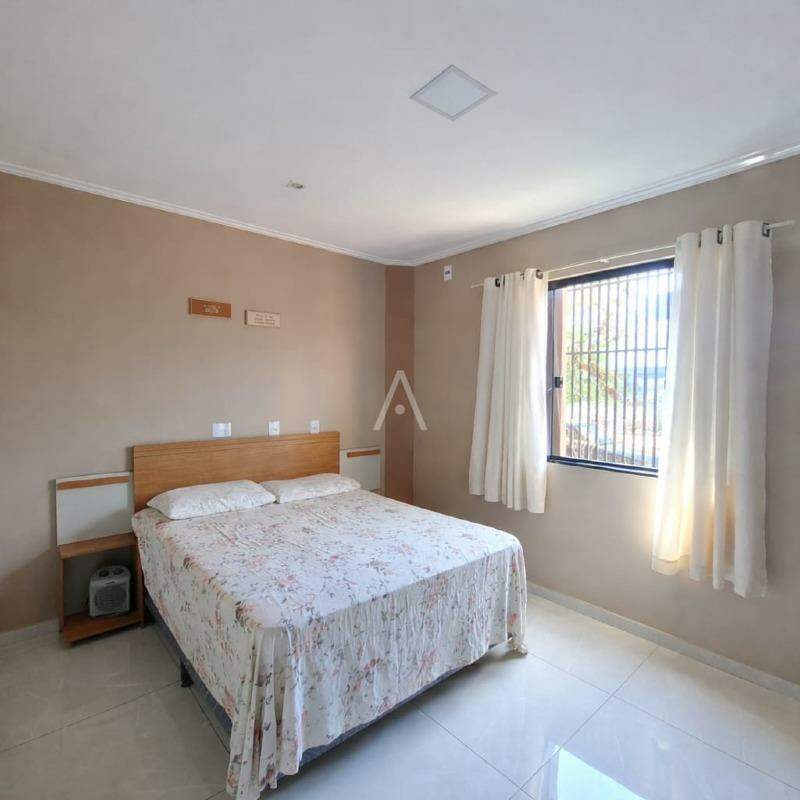 Casa Residencial para para aluguel no Bairro UNIVERSITARIO em CASCAVEL: Quarto01
