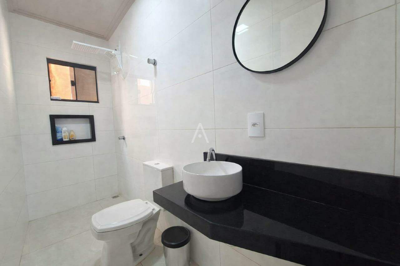 Casa Residencial para para aluguel no Bairro UNIVERSITARIO em CASCAVEL: Banheiro social