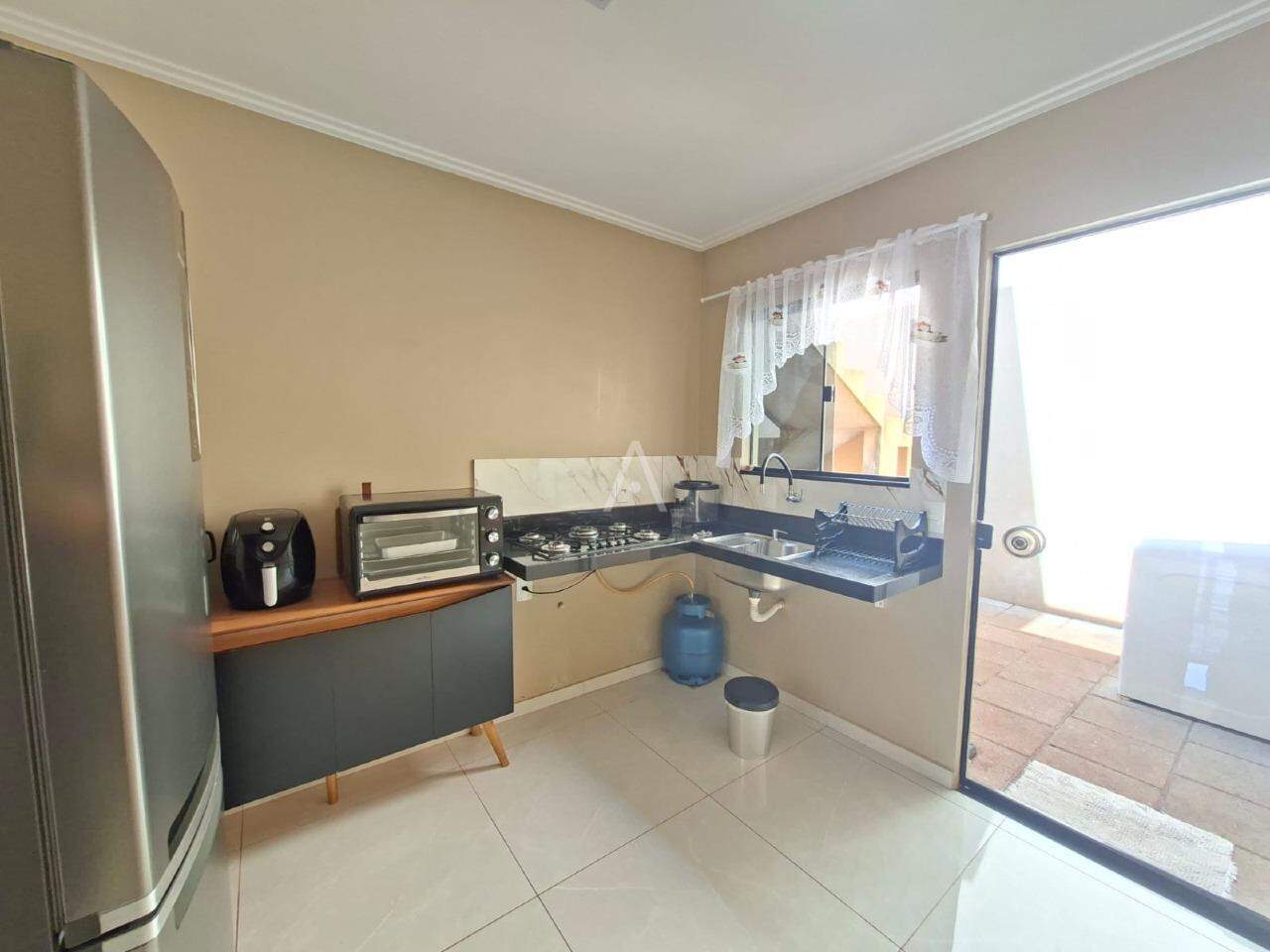 Casa Residencial para para aluguel no Bairro UNIVERSITARIO em CASCAVEL: Cozinha