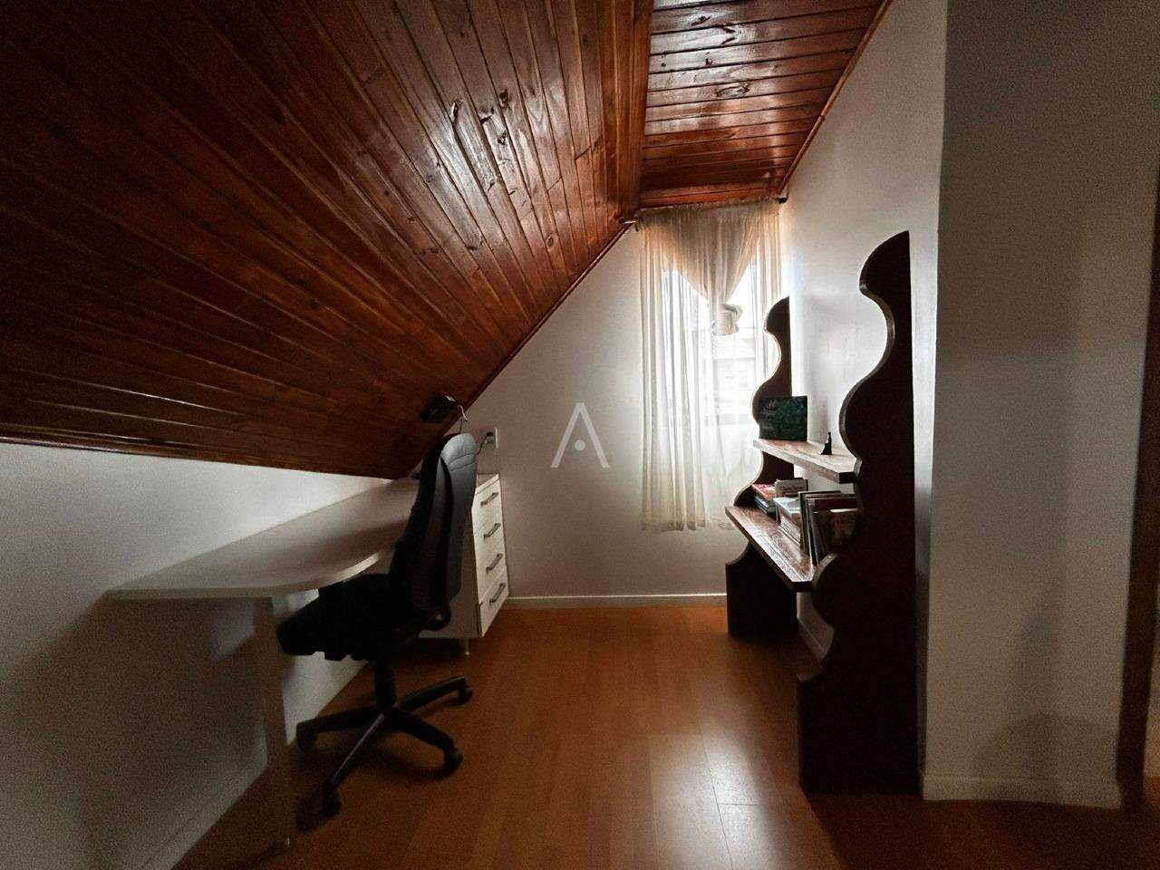 Casa Residencial para à venda no Bairro PACAEMBU em CASCAVEL: 