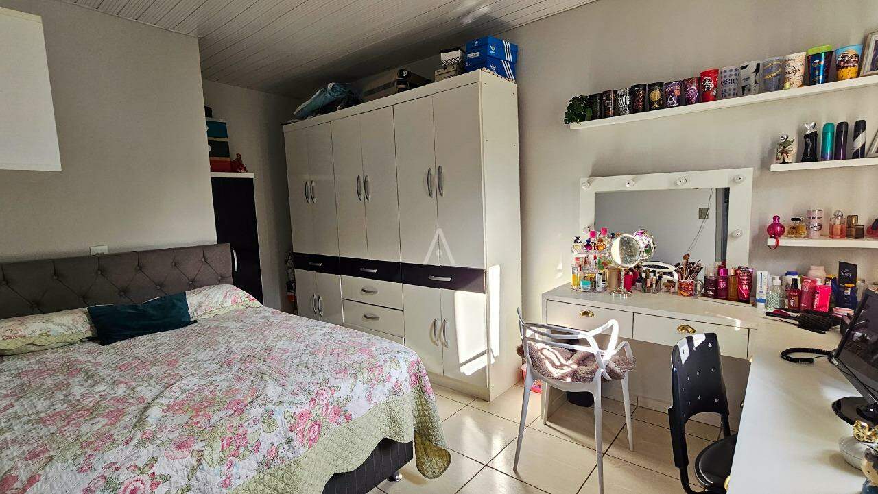 Casa Residencial para à venda no Bairro PARQUE VERDE em CASCAVEL: