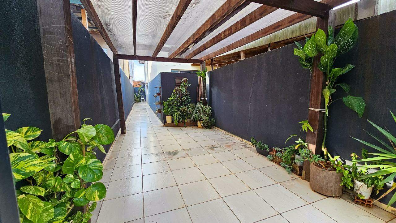Casa Residencial para à venda no Bairro PARQUE VERDE em CASCAVEL: