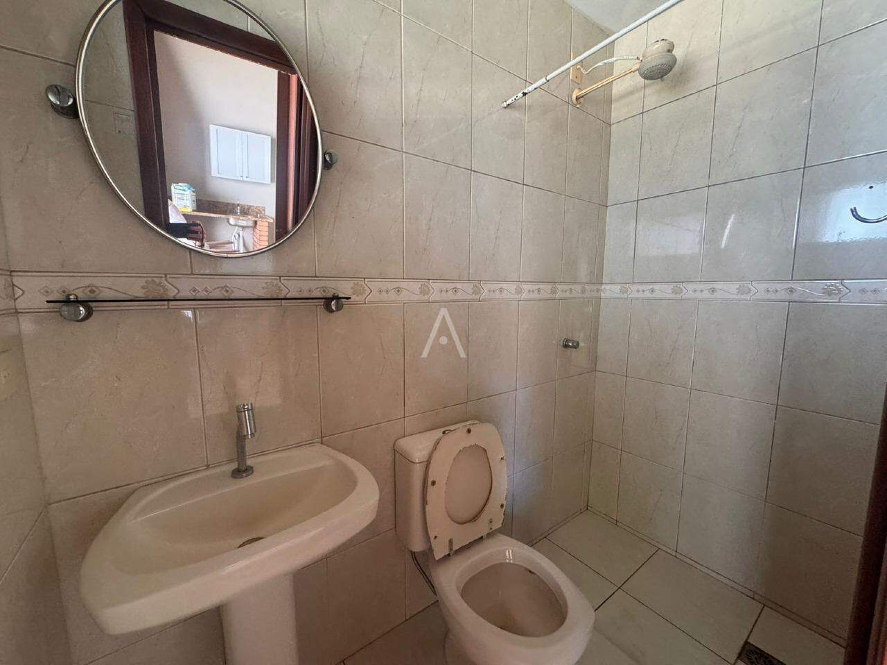 Sobrado para para aluguel no Bairro NEVA em CASCAVEL: 