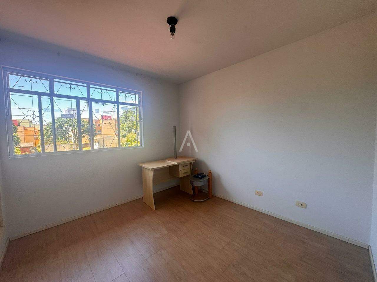 Sobrado para para aluguel no Bairro NEVA em CASCAVEL: 