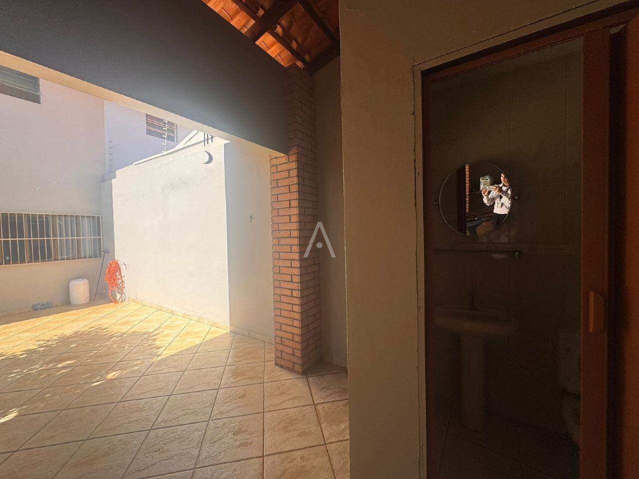 Sobrado para para aluguel no Bairro NEVA em CASCAVEL: 