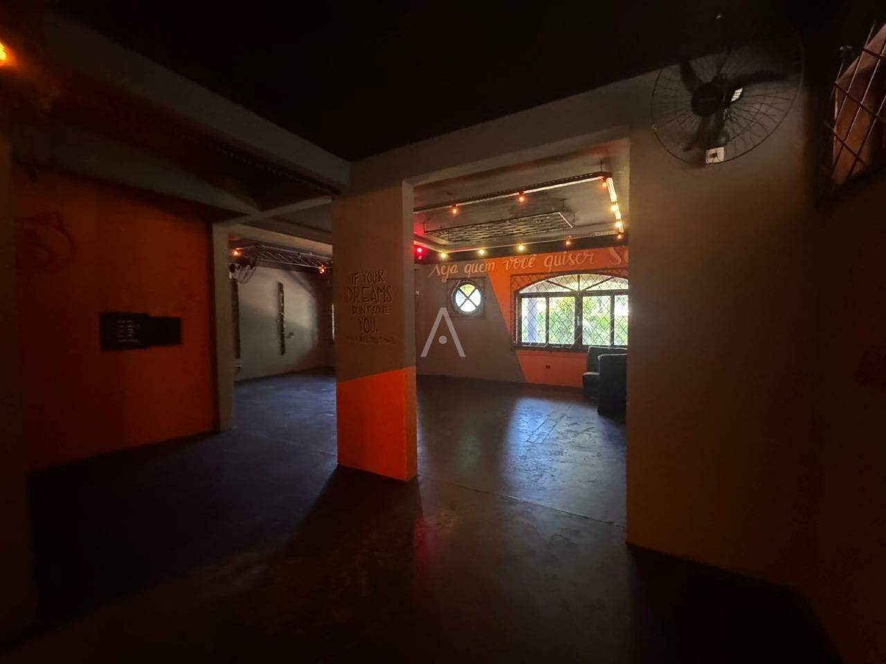 Casa Comercial para à venda no Bairro CENTRO em CASCAVEL: 