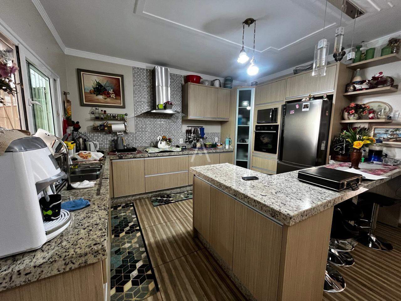 Casa Residencial para à venda no Bairro NEVA em CASCAVEL: 