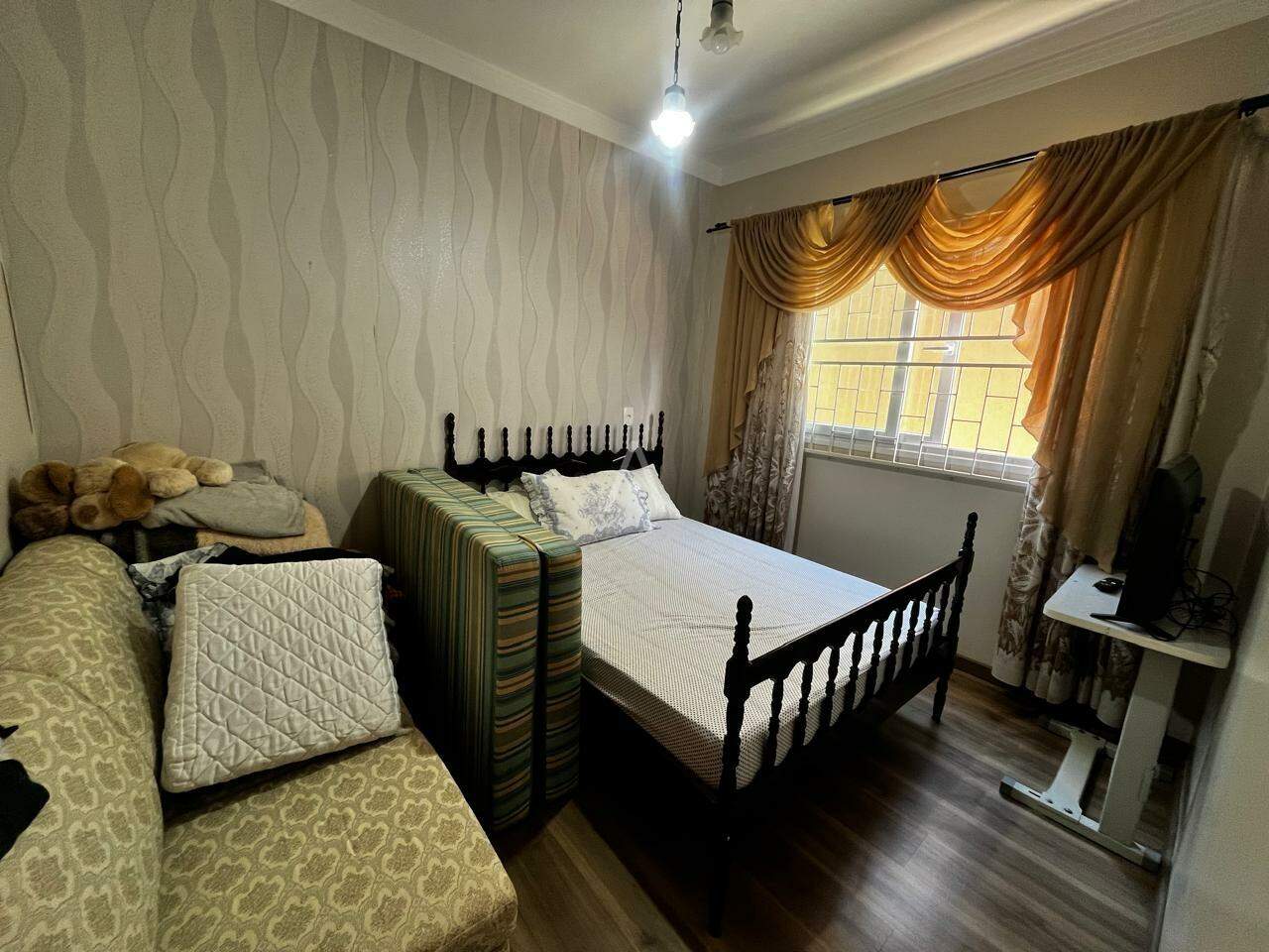 Casa Residencial para à venda no Bairro NEVA em CASCAVEL: 