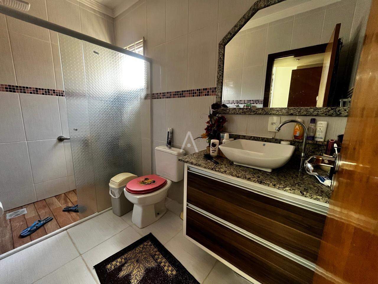 Casa Residencial para à venda no Bairro NEVA em CASCAVEL: 