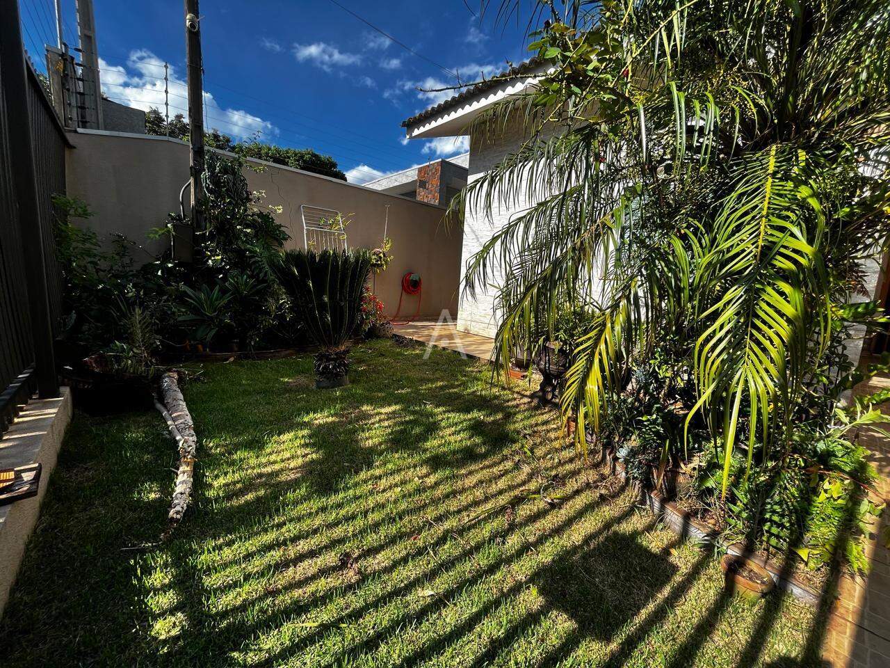 Casa Residencial para à venda no Bairro NEVA em CASCAVEL: 