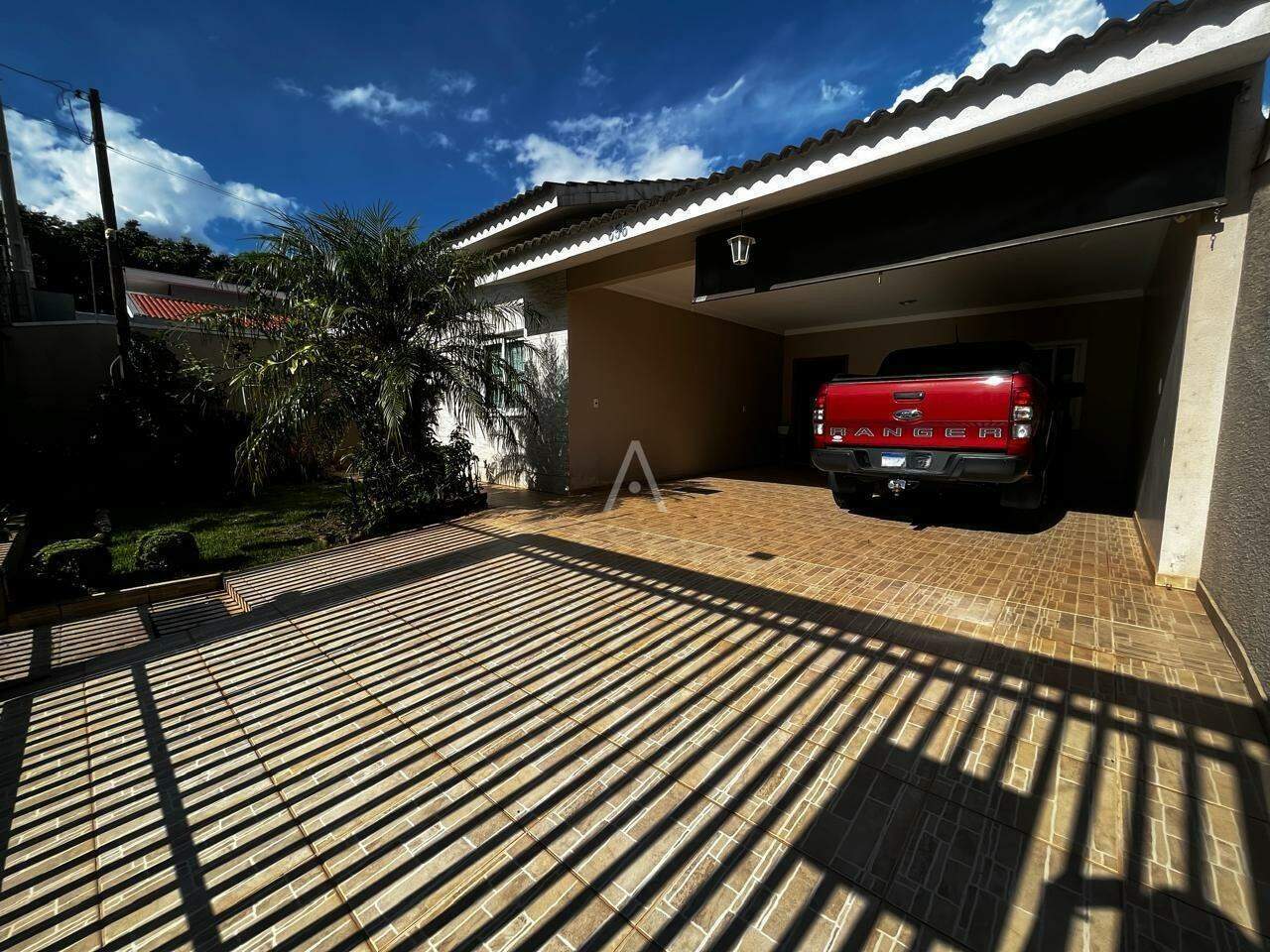 Casa Residencial para à venda no Bairro NEVA em CASCAVEL: 