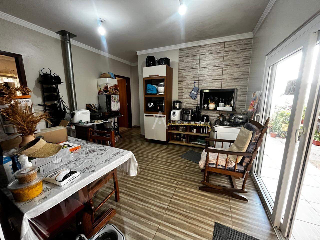 Casa Residencial para à venda no Bairro NEVA em CASCAVEL: 