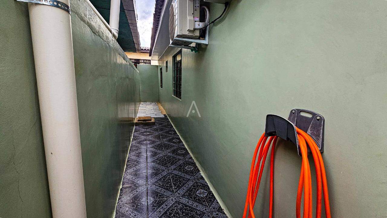 Casa Residencial para à venda no Bairro FLORESTA em CASCAVEL: 