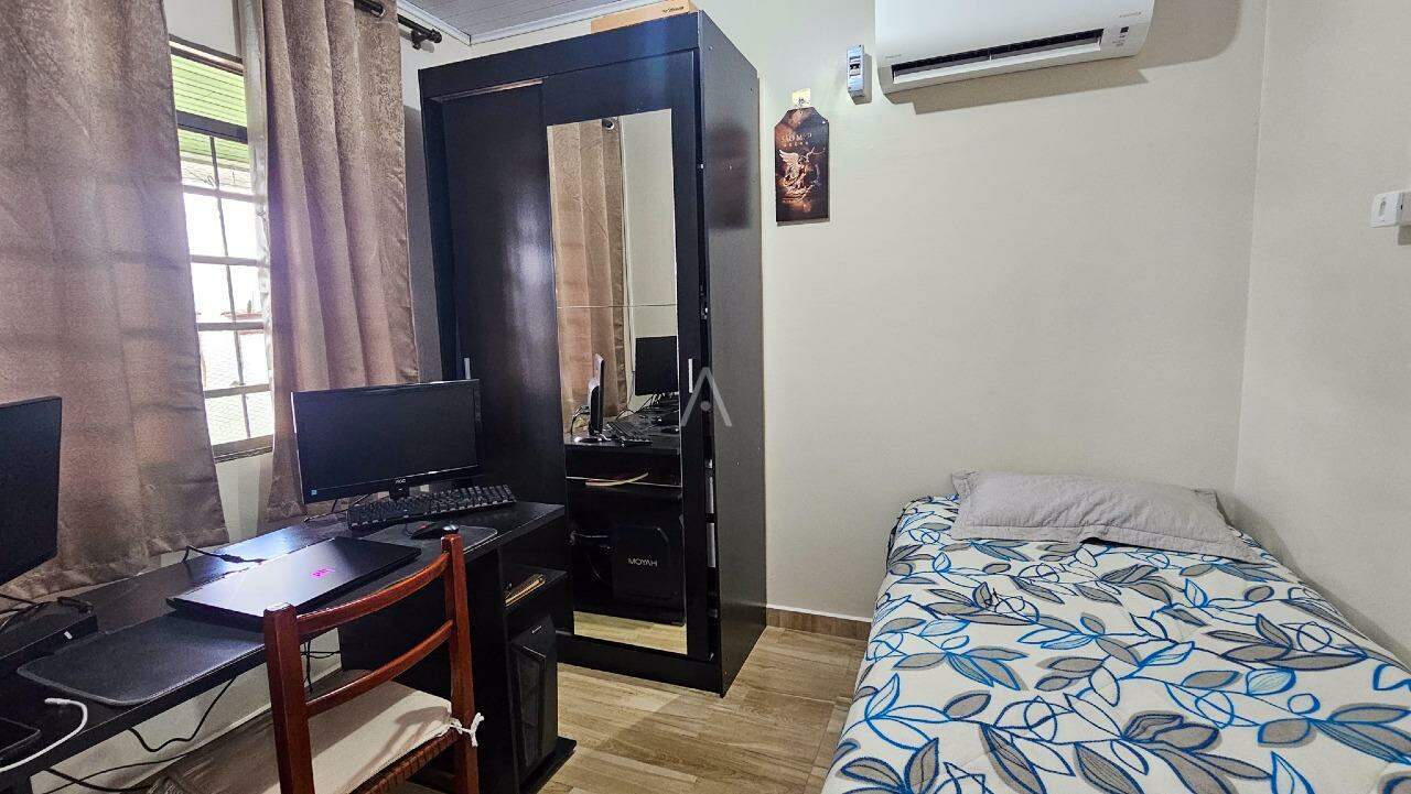 Casa Residencial para à venda no Bairro FLORESTA em CASCAVEL: 