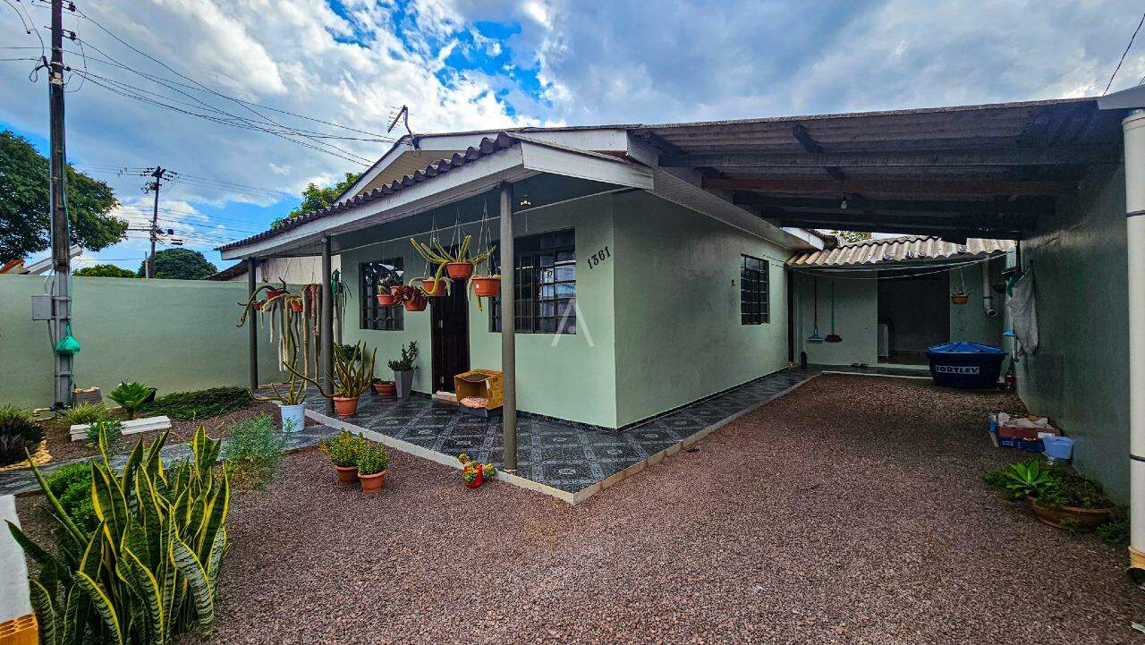 Casa Residencial para à venda no Bairro FLORESTA em CASCAVEL: 