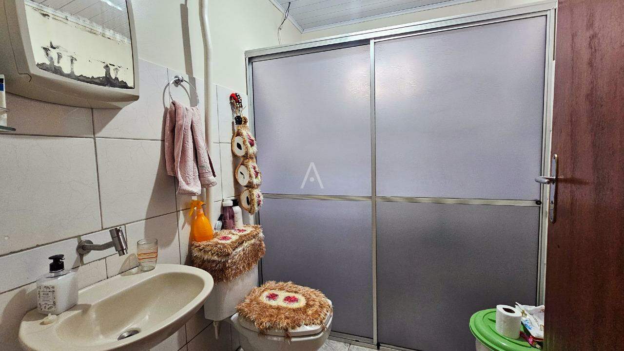 Casa Residencial para à venda no Bairro FLORESTA em CASCAVEL: 