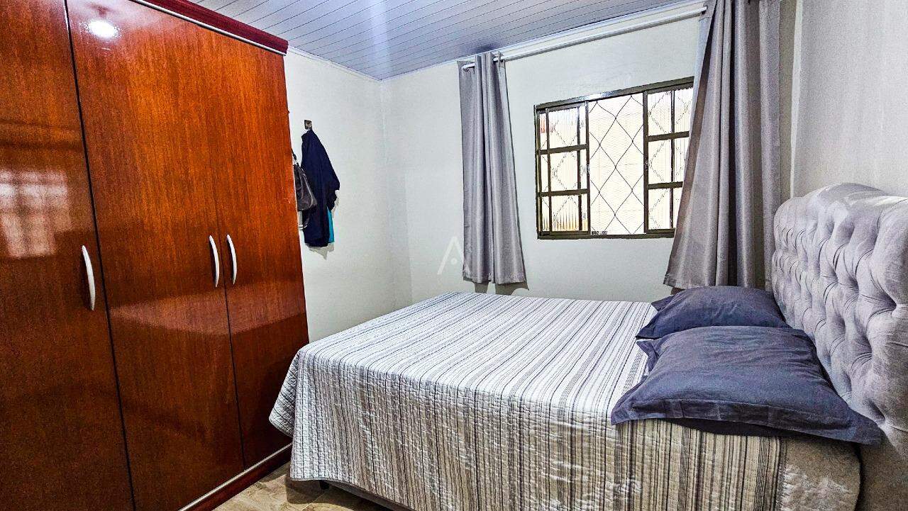 Casa Residencial para à venda no Bairro FLORESTA em CASCAVEL: 
