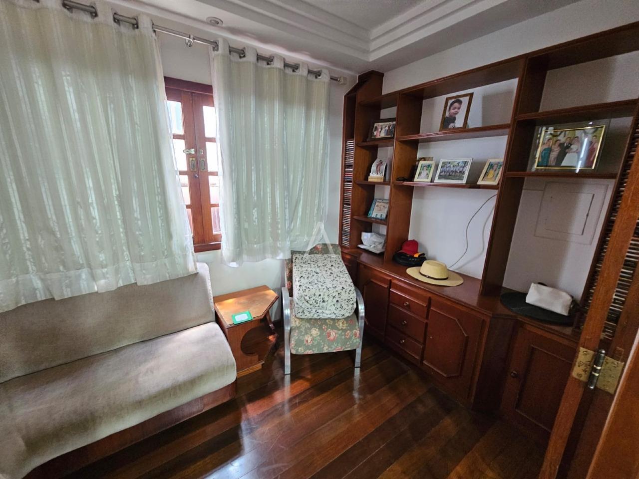 Sobrado para à venda no Bairro CENTRO em CASCAVEL: