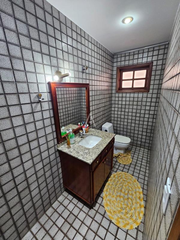 Sobrado para à venda no Bairro CENTRO em CASCAVEL: