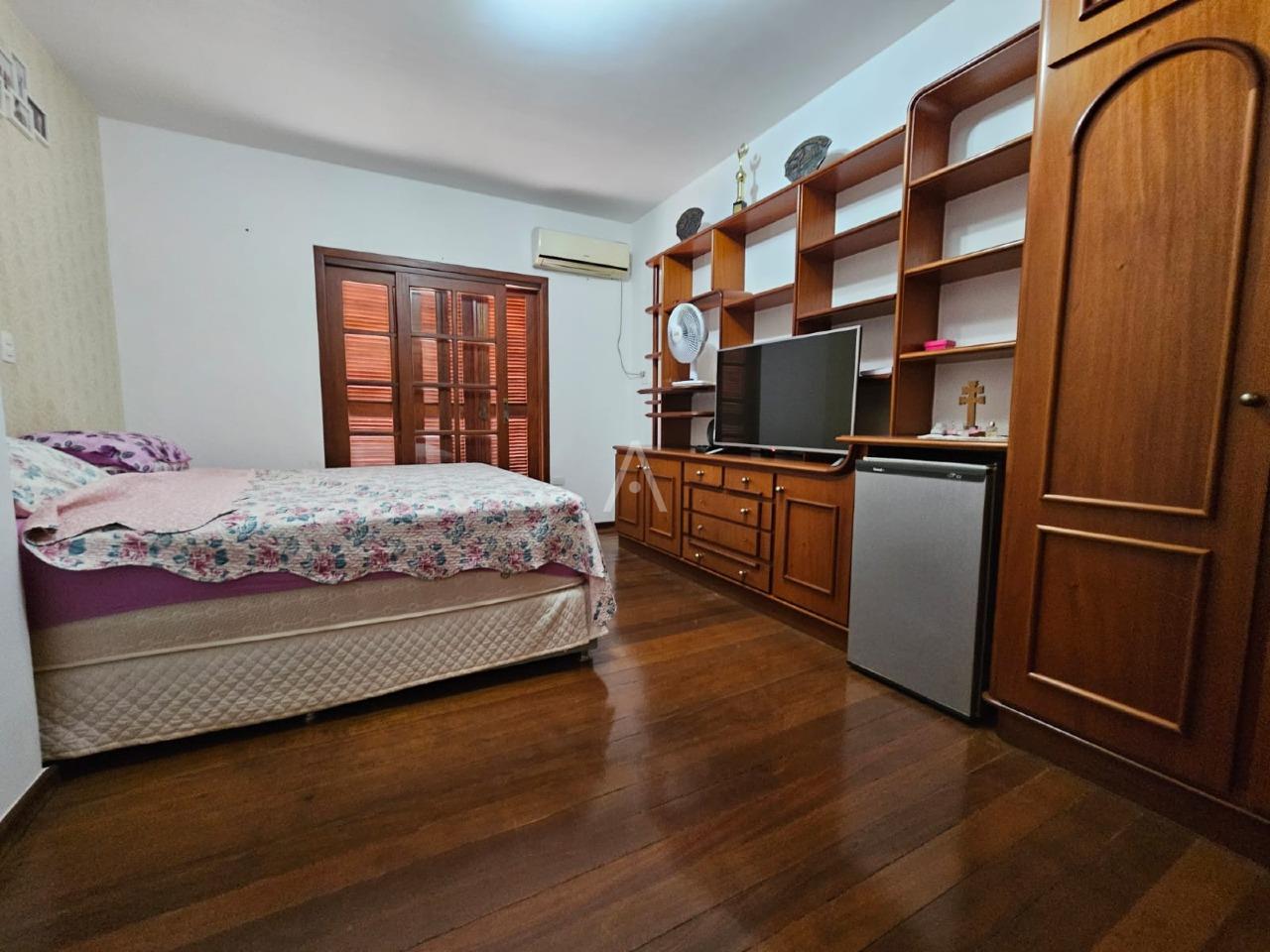 Sobrado para à venda no Bairro CENTRO em CASCAVEL: