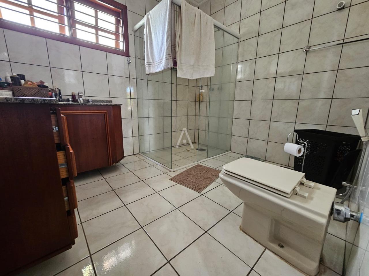 Sobrado para à venda no Bairro CENTRO em CASCAVEL: