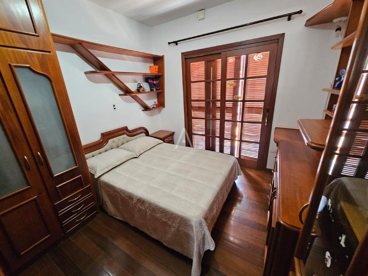 Sobrado para à venda no Bairro CENTRO em CASCAVEL: