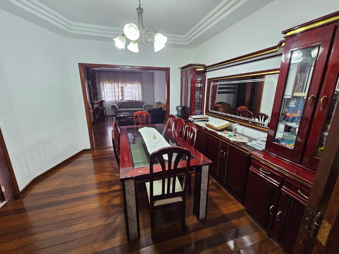 Sobrado para à venda no Bairro CENTRO em CASCAVEL: 